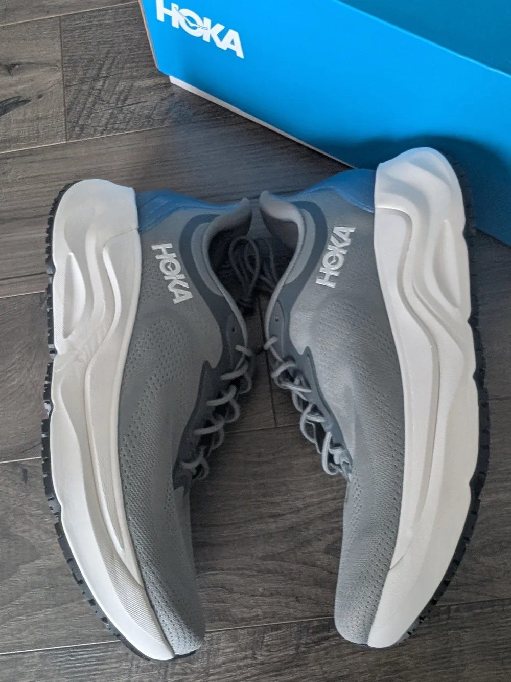 LIKE NEW HOKA ONE ONE Arahi Slip-Resistant Men's 11.5D Asteroid/Downpour